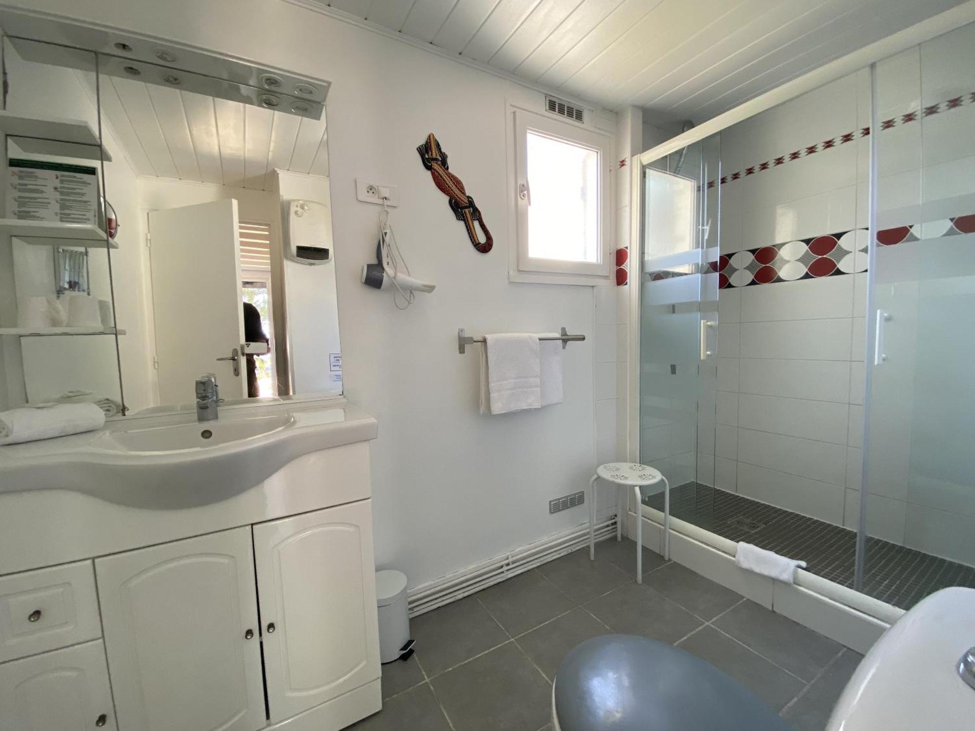 Hotel Des 4 Vents "Esprit Camargue" Aigues-Mortes Quarto foto