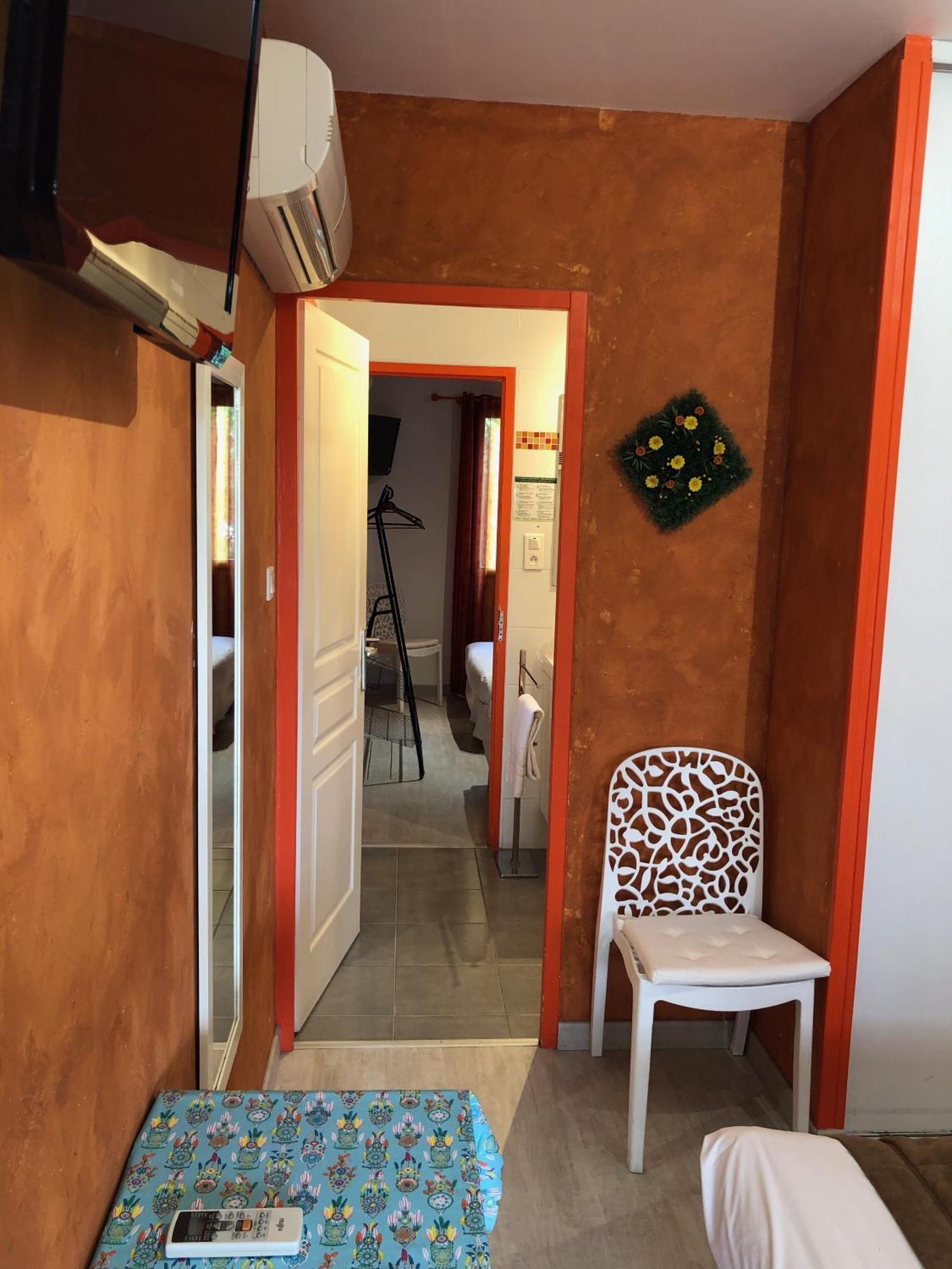 Hotel Des 4 Vents "Esprit Camargue" Aigues-Mortes Quarto foto