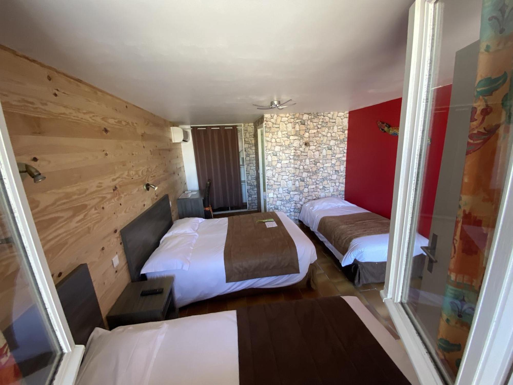 Hotel Des 4 Vents "Esprit Camargue" Aigues-Mortes Quarto foto